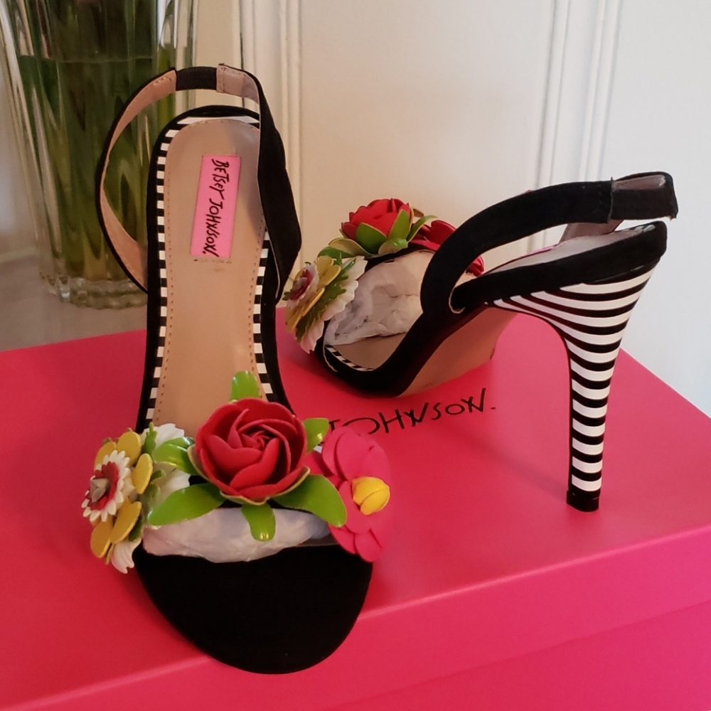 Shoes 👞 Betsey Johnson